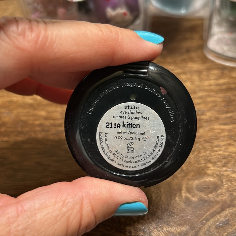 Stila Kitten Eyeshadow Single. Used lightly - Picture 2 of 3